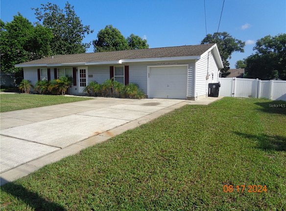 519 Patlin Ave - Orange City, FL