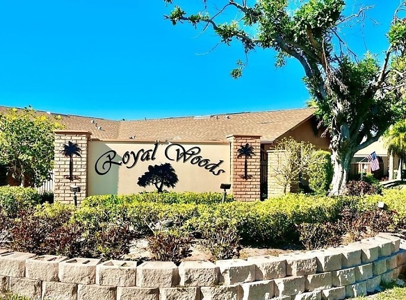 6492 Royal Woods Dr - Fort Myers, FL