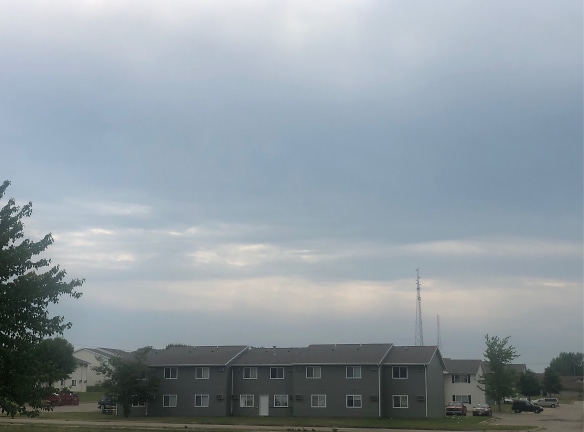Arrowridge And Shamrock Apartments - Cedar Rapids, IA