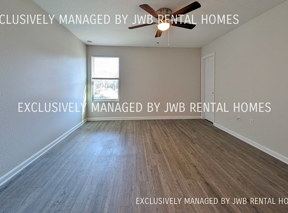 2821 Regulus Dr - Atlantic Beach, FL