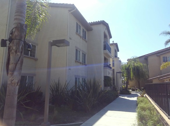 Fairbanks Ridge Apartments - San Diego, CA