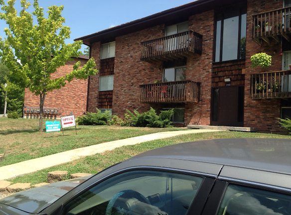 Brookside Apartments - Independence, MO