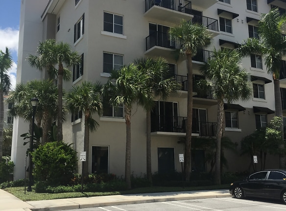 Compson Place Apartments - Boynton Beach, FL