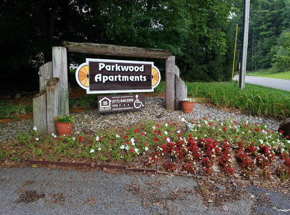 Parkwood Apartments - Jonesville, MI