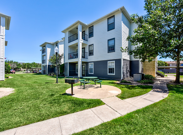Crossing Place Apartments - College Station, TX