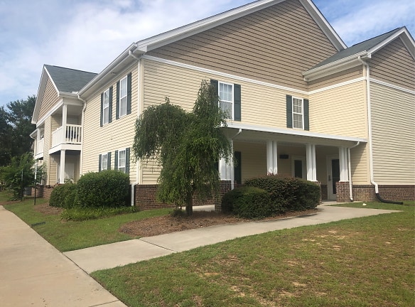 Pineridge Manor Apartments - Hope Mills, NC