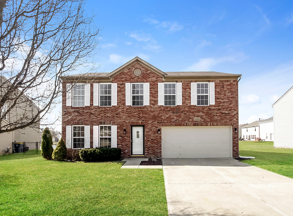 5616 Woodland Trace Blvd - Indianapolis, IN