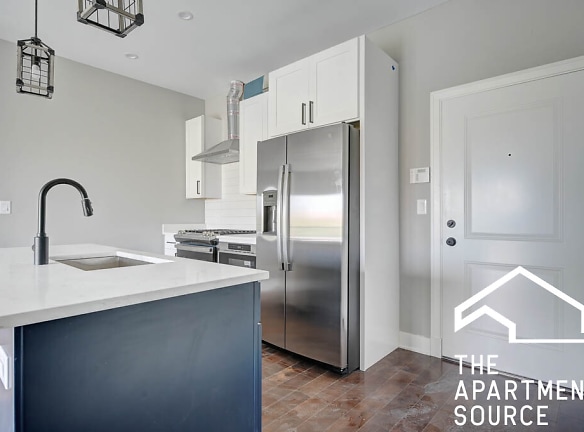 2219 N Clybourn Ave unit 303 - Chicago, IL