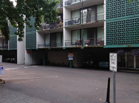 Catalina Apartments - Portland, OR