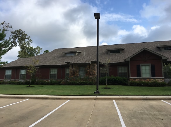 THE BROADMOOR AT CREEKSIDE PARK Apartments - Spring, TX