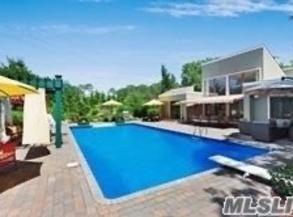 1 Woodedge Trail Apartments - East Quogue, NY