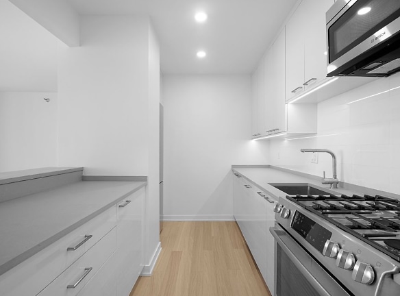 100 West End Ave unit R24C - New York, NY