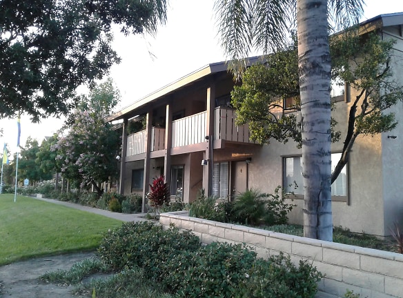 Woodside Apartments - Tustin, CA