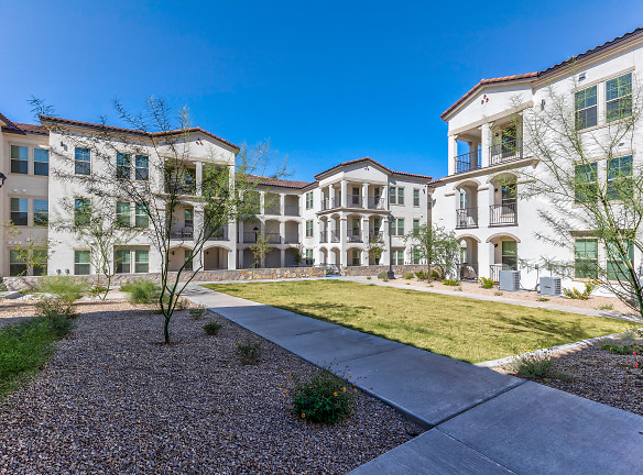 Las Mansiones Eastlake Apartments - El Paso, TX