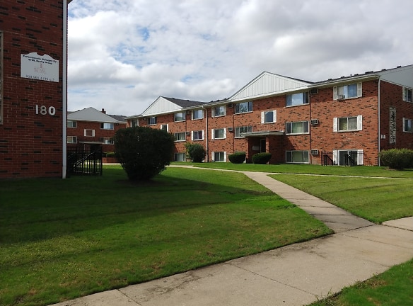 Parkview Apartments - Addison, IL