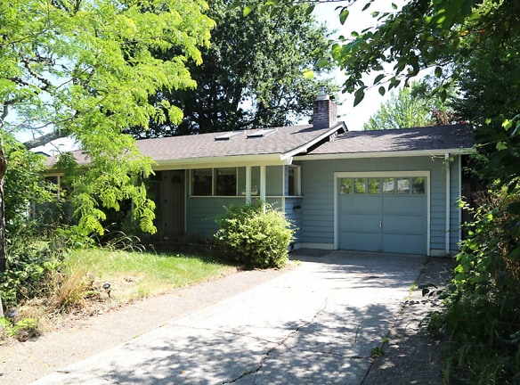 1345 NW 11th St - Corvallis, OR