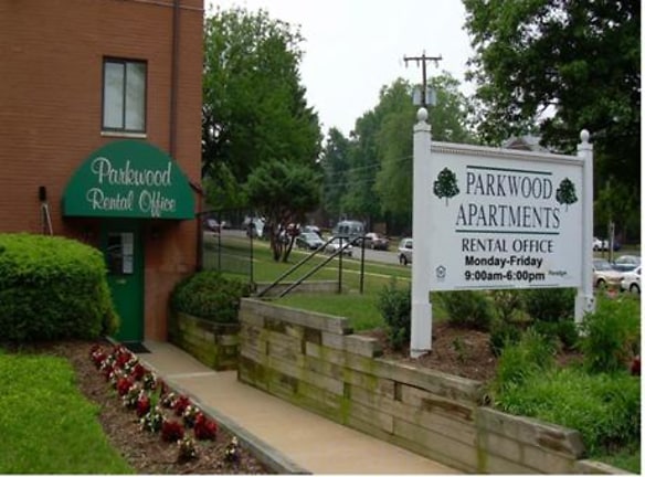 Parkwood Apartments - Falls Church, VA
