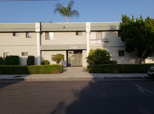 Welland Garden Apartments - Temple City, CA