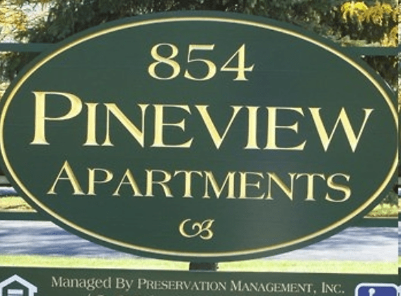 854 N Pine Rd - Essexville, MI