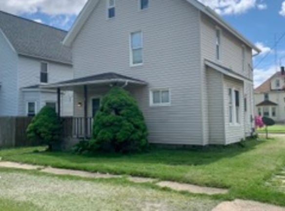 2325 Clyde Pl SW - Canton, OH