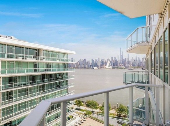 800 Ave at Port Imperial #916 - Weehawken, NJ