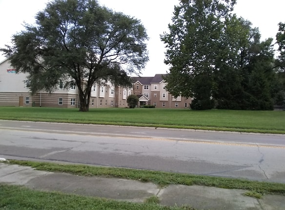 The Woodlands Senior Living (55 Or Better) Apartments - Middletown, OH