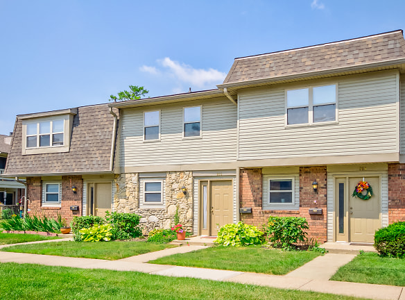 Twin Lakes Apartments - Carmel, IN