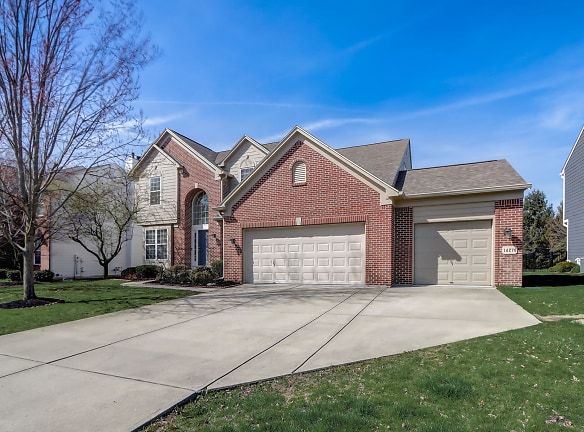 14270 Chariots Whisper Dr - Westfield, IN