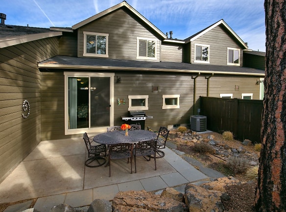 60487 Hedgewood Ln - Bend, OR