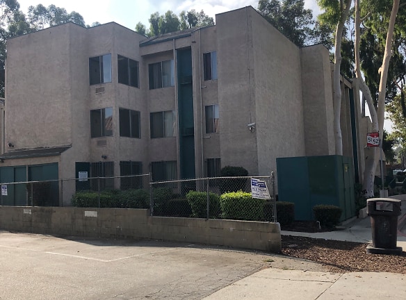Scherer Park Apartments - Long Beach, CA
