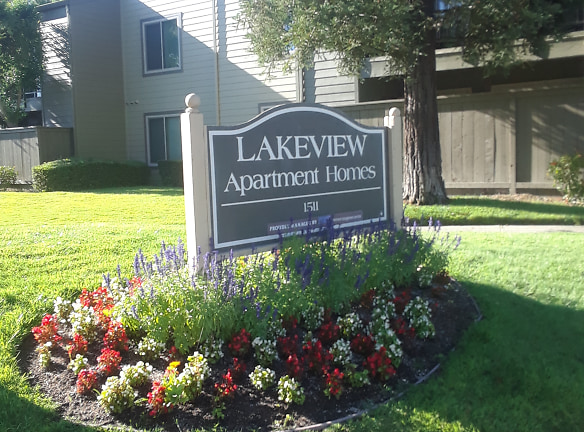 Lakeview Apartments - Lodi, CA