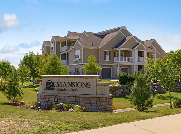 Mansions At Jordan Creek Apartments - West Des Moines, IA