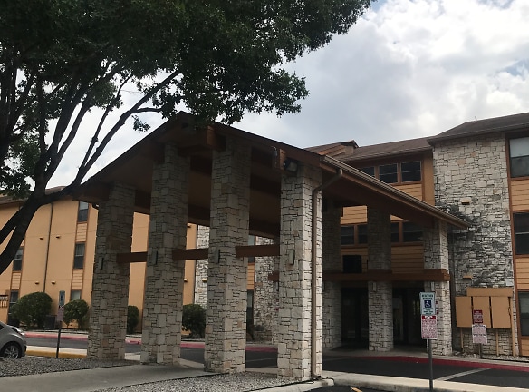 Villa De Amistad Apartments - San Antonio, TX