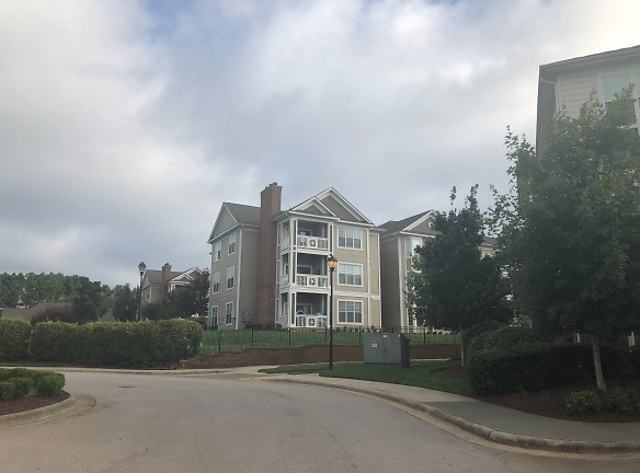 Atria Oakridge Apartments - Raleigh, NC
