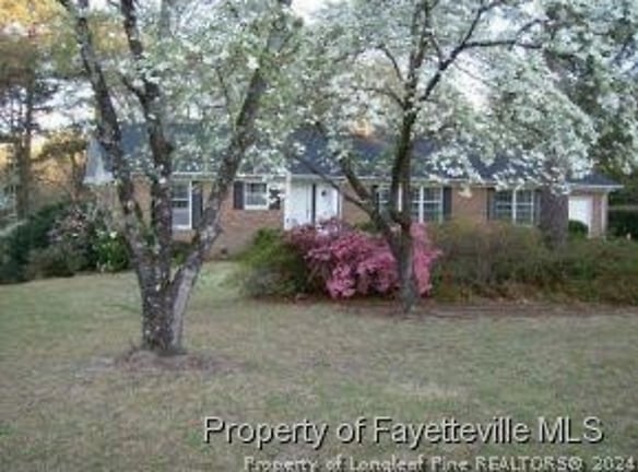 744 Galloway Dr - Fayetteville, NC