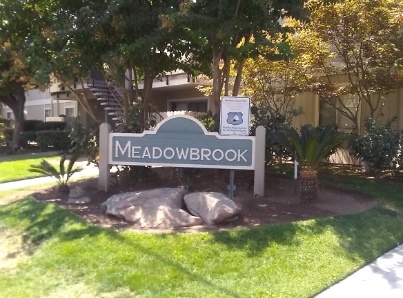 Meadow Brook Apartments - Reedley, CA