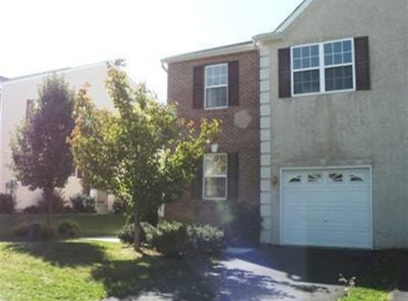 3630 Clauss Dr - Macungie, PA