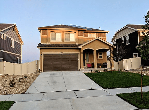 262 Indian Peaks Dr - Erie, CO