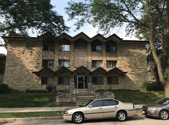 Highlander Apartments - Milwaukee, WI