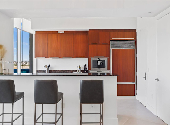15811 Collins Ave unit 1805 - North Miami Beach, FL