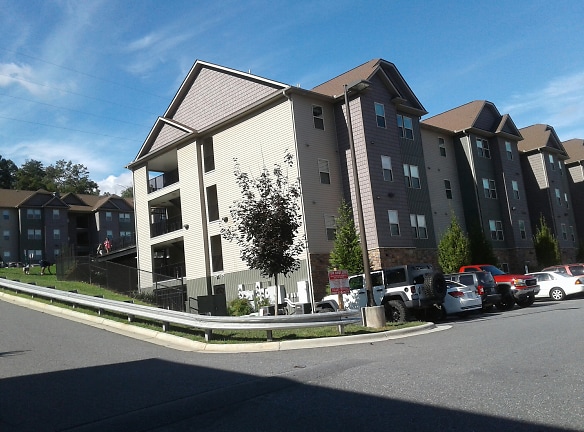 808 West Apartments - Cullowhee, NC