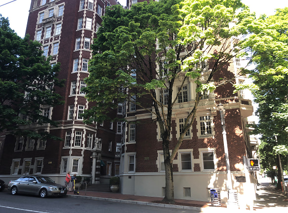 Ambassador Condominiums Apartments - Portland, OR