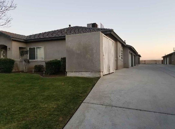 703 W Day Ave unit A - Bakersfield, CA