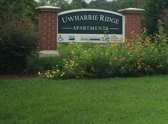 Uwharrie Ridge Apartments - Troy, NC