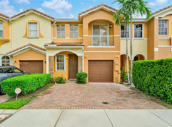 1010 NW 102 Ct unit 1010 - Miami, FL