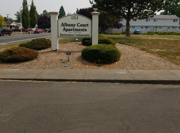 Albany Court Apartments - Albany, OR