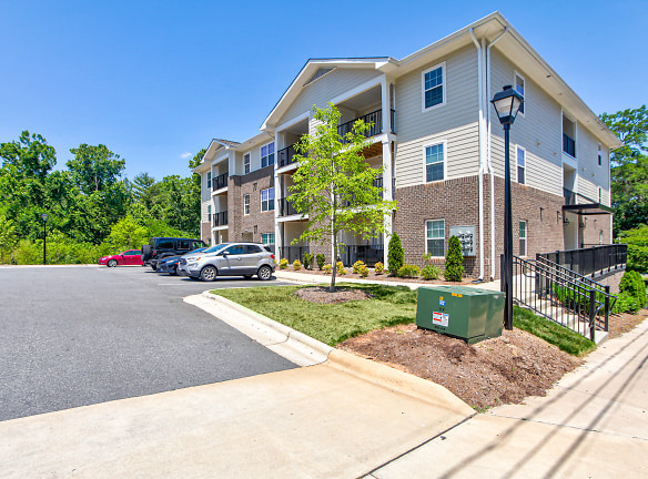 SPARTAN CROSSING - LEASED BY THE BED - Greensboro, NC