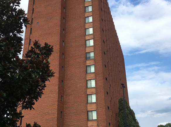 Radnor Towers Apartments - Nashville, TN