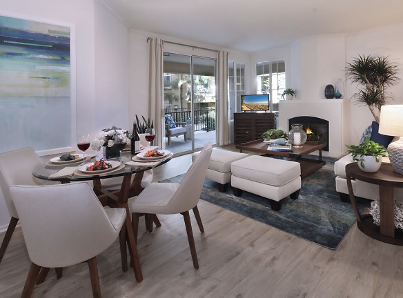 Torrey Villas Apartments - San Diego, CA