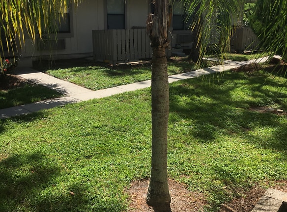 Parkway North Apartments - Fort Myers, FL